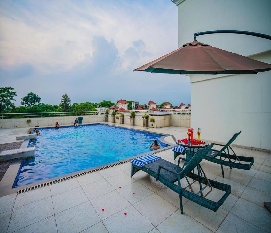 Barsana Hotel & Resort Shiliguri Exterior foto
