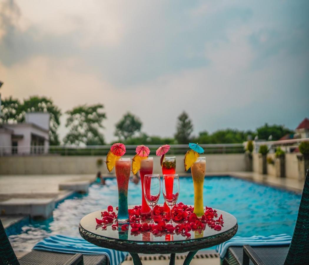 Barsana Hotel & Resort Shiliguri Exterior foto