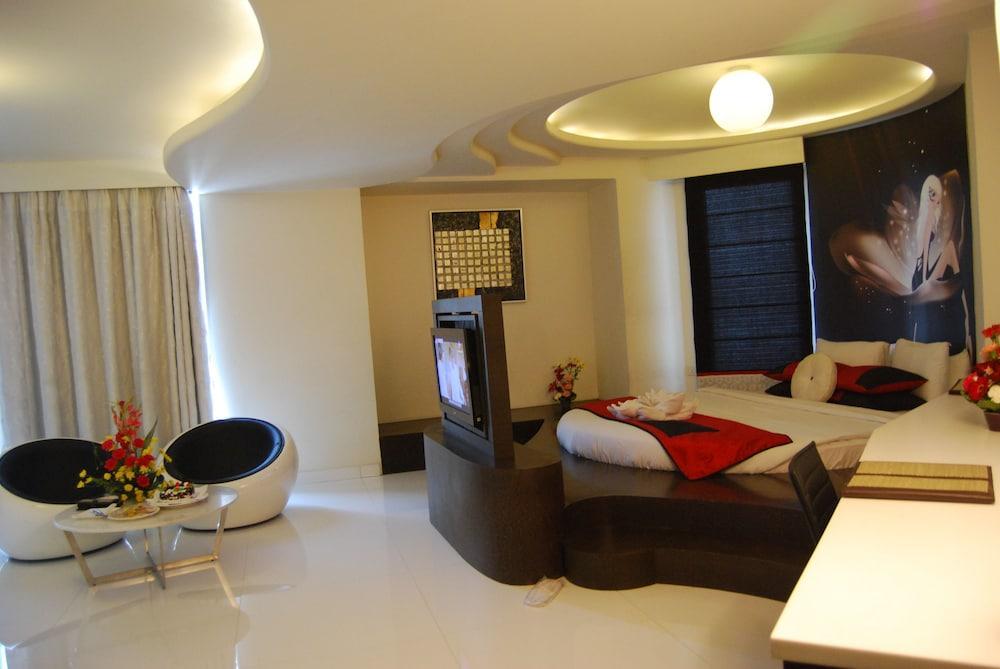 Barsana Hotel & Resort Shiliguri Exterior foto